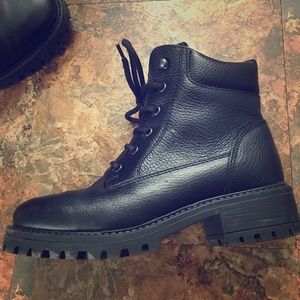 LL Bean Snowseal Laced Black Boot